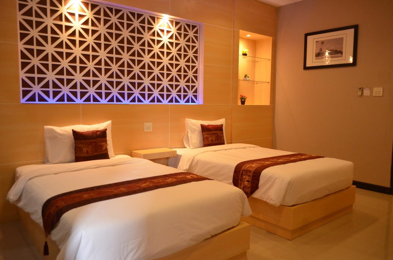 Thatluangview Hotel Vientiane Exterior photo