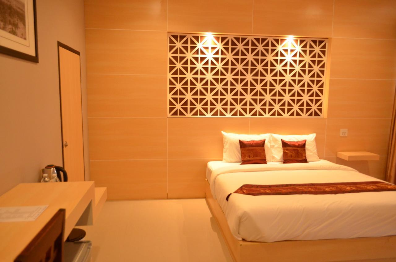 Thatluangview Hotel Vientiane Exterior photo