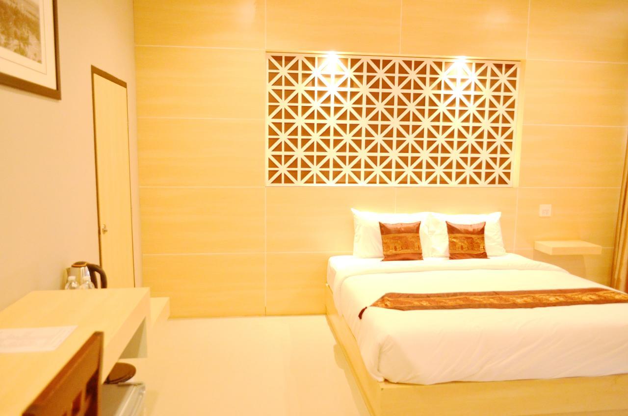 Thatluangview Hotel Vientiane Exterior photo